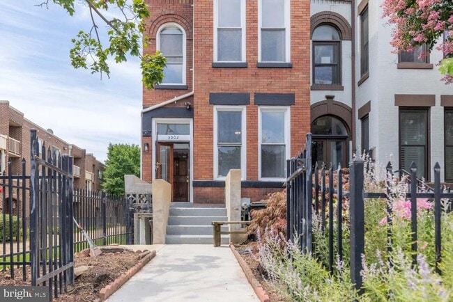 Building Photo - 3002 13th St NW
