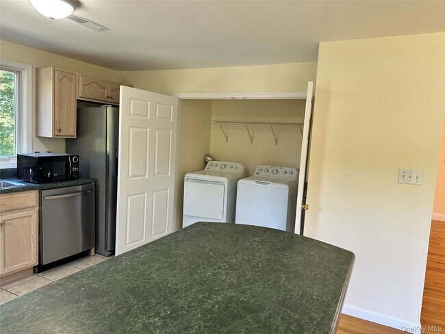 Building Photo - 14 Givens Ln