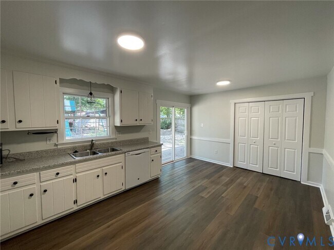 Building Photo - 115 Big Meadows Terrace