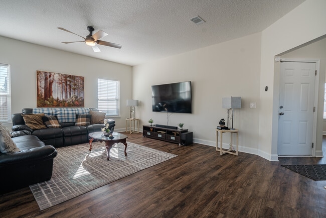 Building Photo - 221 Gambrell Rd