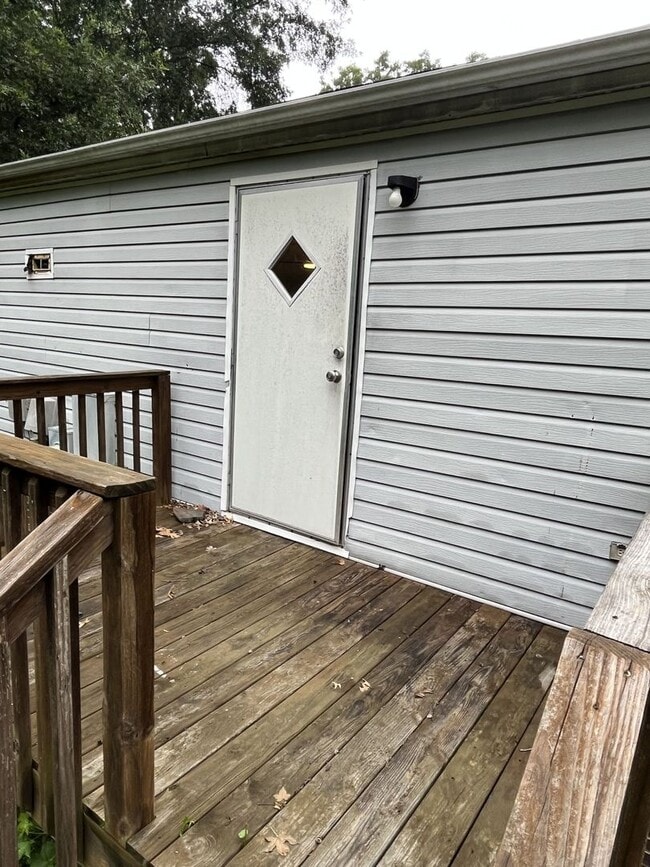 Building Photo - Quiet Country Living near Mint Hill!