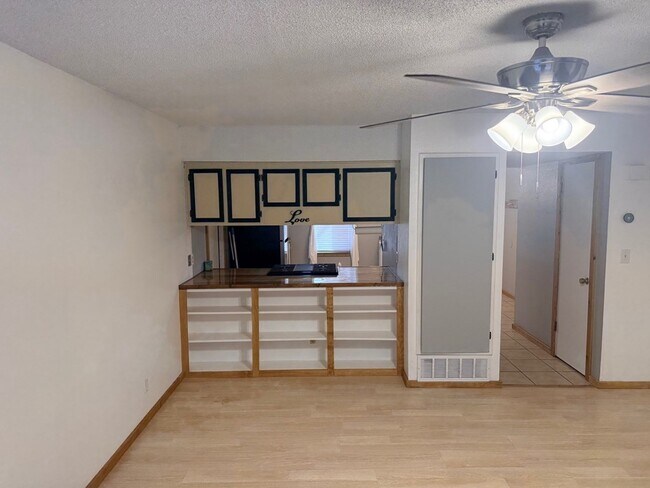 Building Photo - 663 Duke Ave