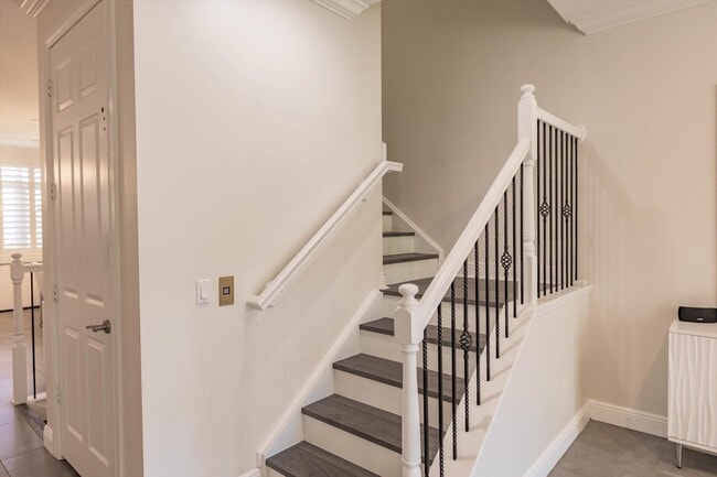 Building Photo - 820 Virginia Gardens Dr
