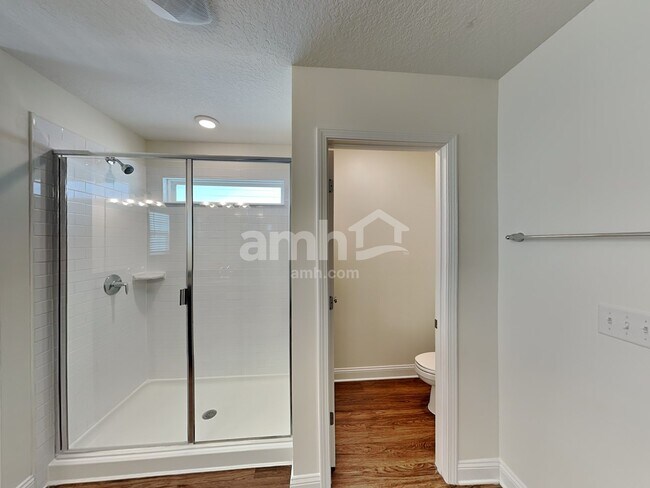 Building Photo - 3136 Creek Village Ln