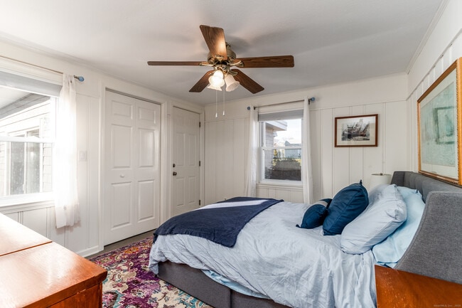 Building Photo - 18 Bay St