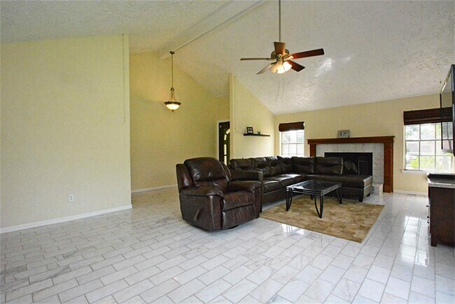 Building Photo - 2523 Coopers Post Ln