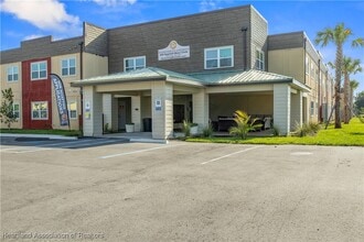 Building Photo - 260 Spanish Moss Cir