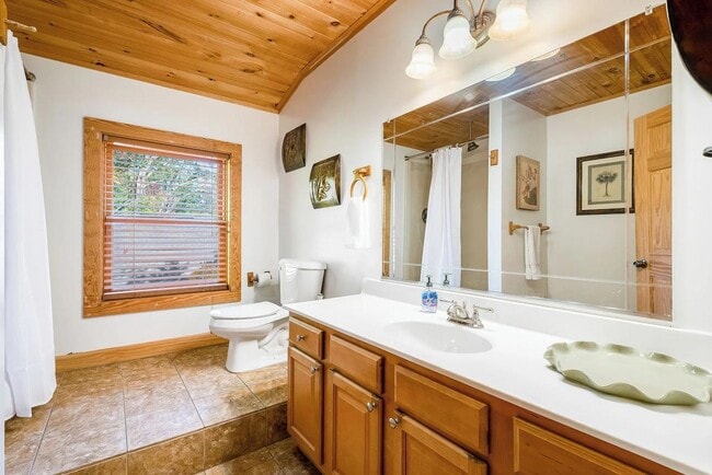 Building Photo - 223 Turkey Dr