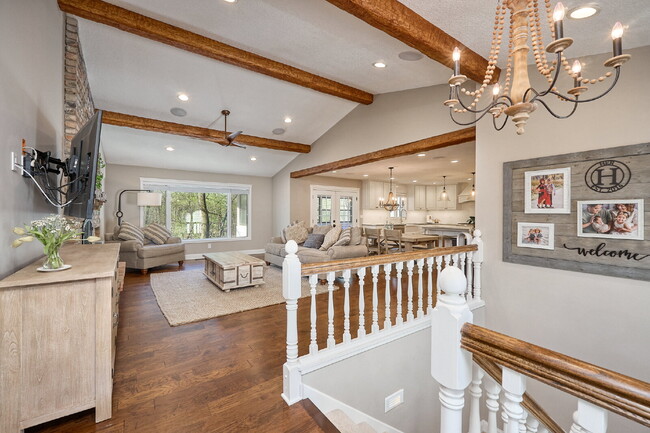 Building Photo - 1832 Essex Rd