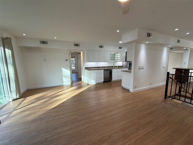 Building Photo - 3400 Timmons Ln