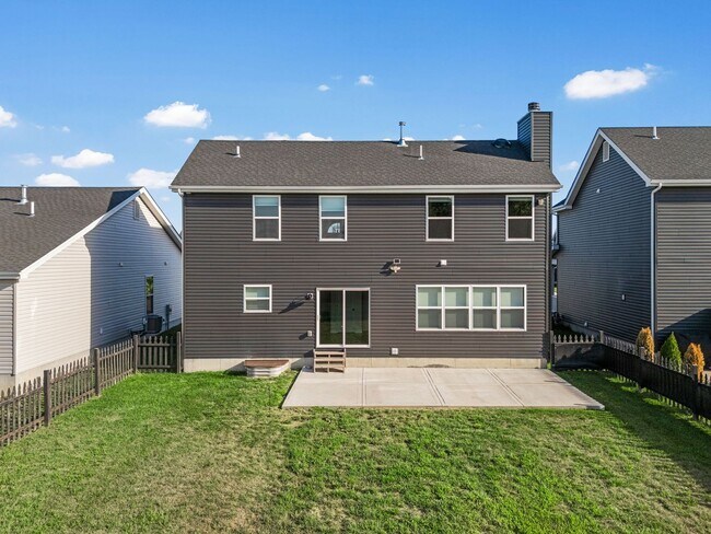 Building Photo - Charming 4-Bedroom Home in Prime St. Charl...