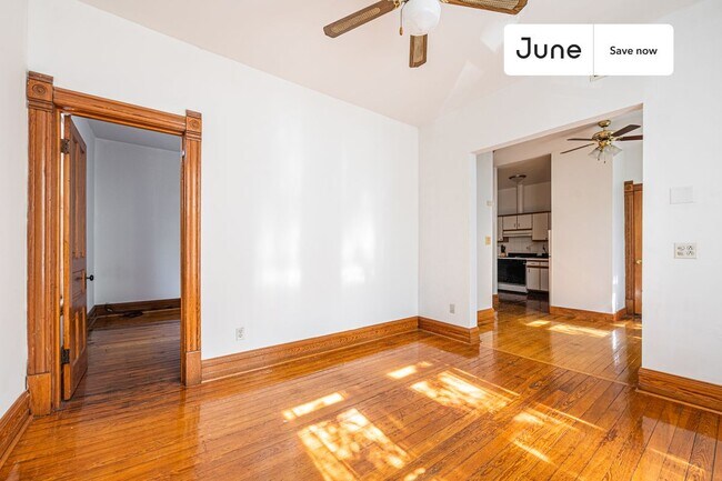 Building Photo - 3134 N Southport Ave