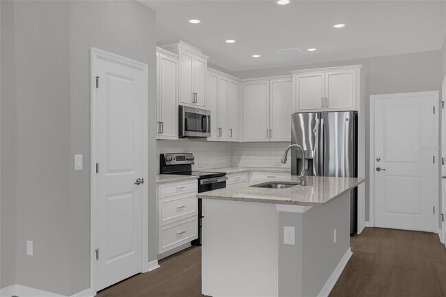 Building Photo - 8629 Tavistock Lakes Blvd