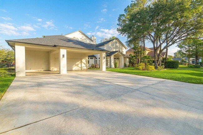 Building Photo - 6510 Sussex Ct