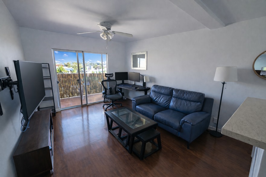 Building Photo - 460 Golden Ave