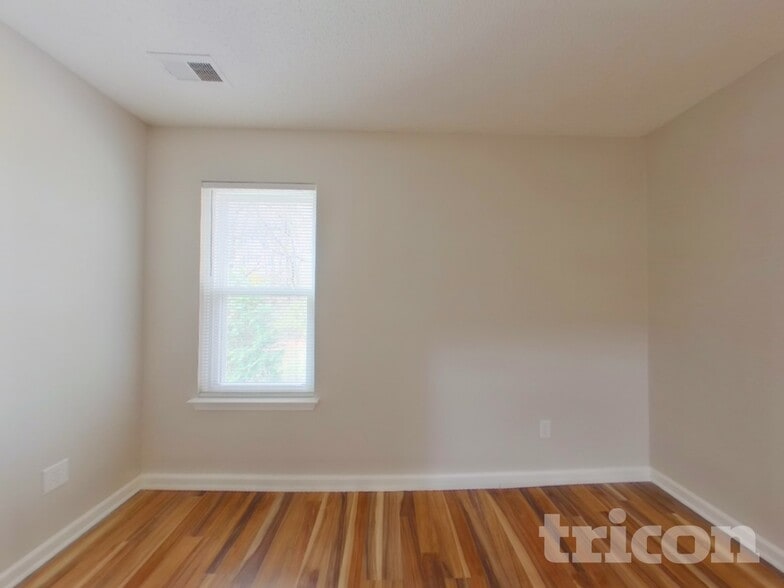 Building Photo - 11006 White Stag Dr