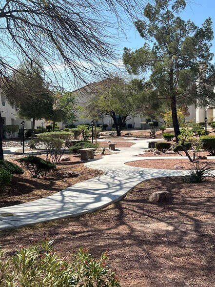 Building Photo - 7904 Greycrest Ct