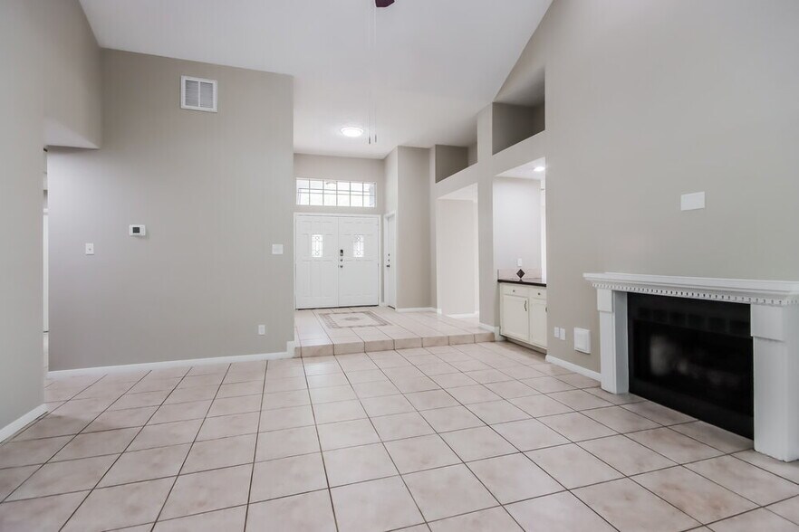 Building Photo - 5414 Garden Village Dr