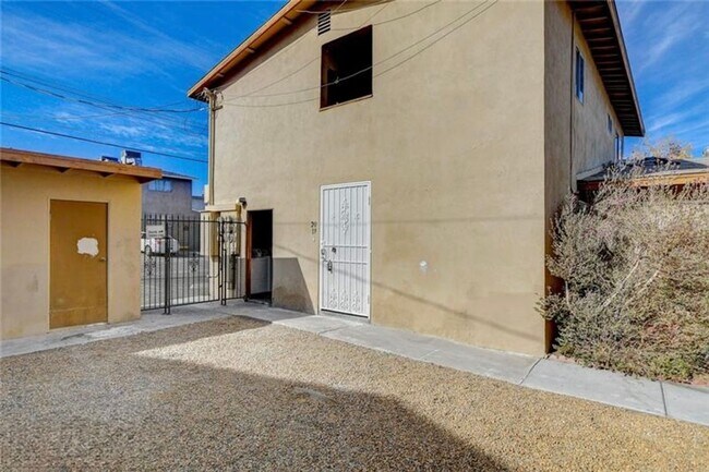 Building Photo - Completely Updated and Move-In Ready, 2 bedroom, 1 bath first floor unit!