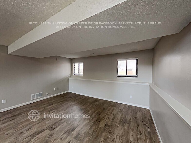 Building Photo - 12150 Bellaire St