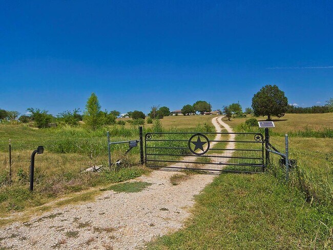 Primary Photo - 1501 Cotton Gin Rd