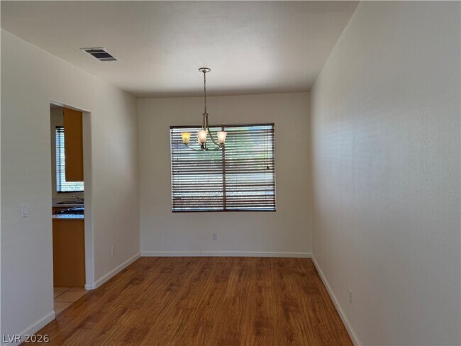 Building Photo - 10116 Desert Wind Dr