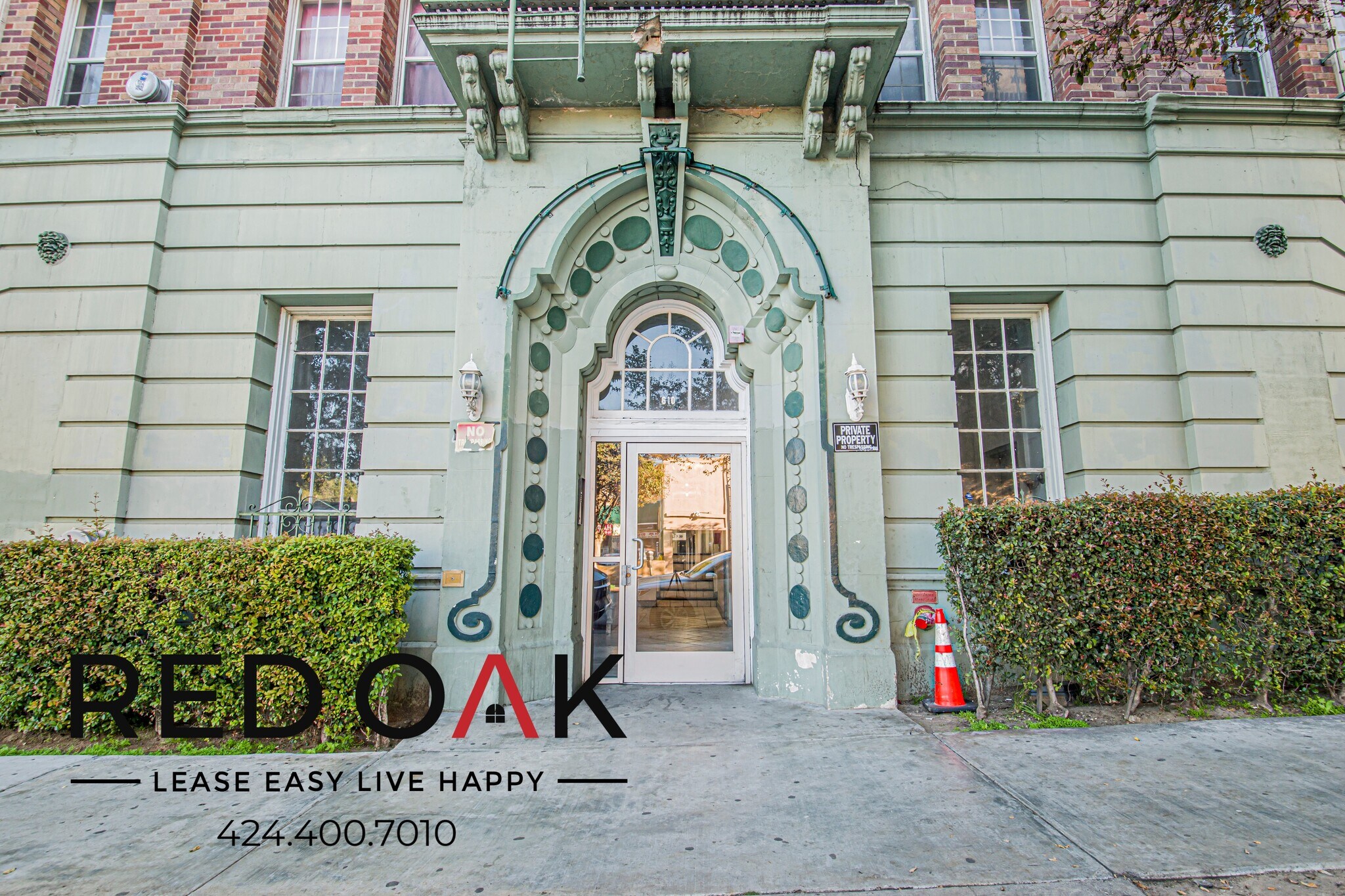 Building Photo - 610 S Kenmore Ave