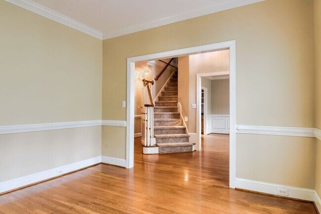Building Photo - 2320 Primrose Valley Ct