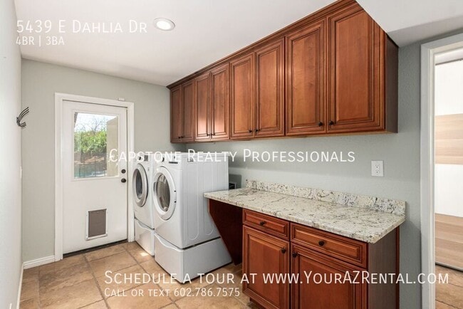 Building Photo - 5439 E Dahlia Dr