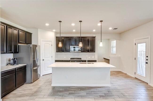 Building Photo - 332 Zuma Dr