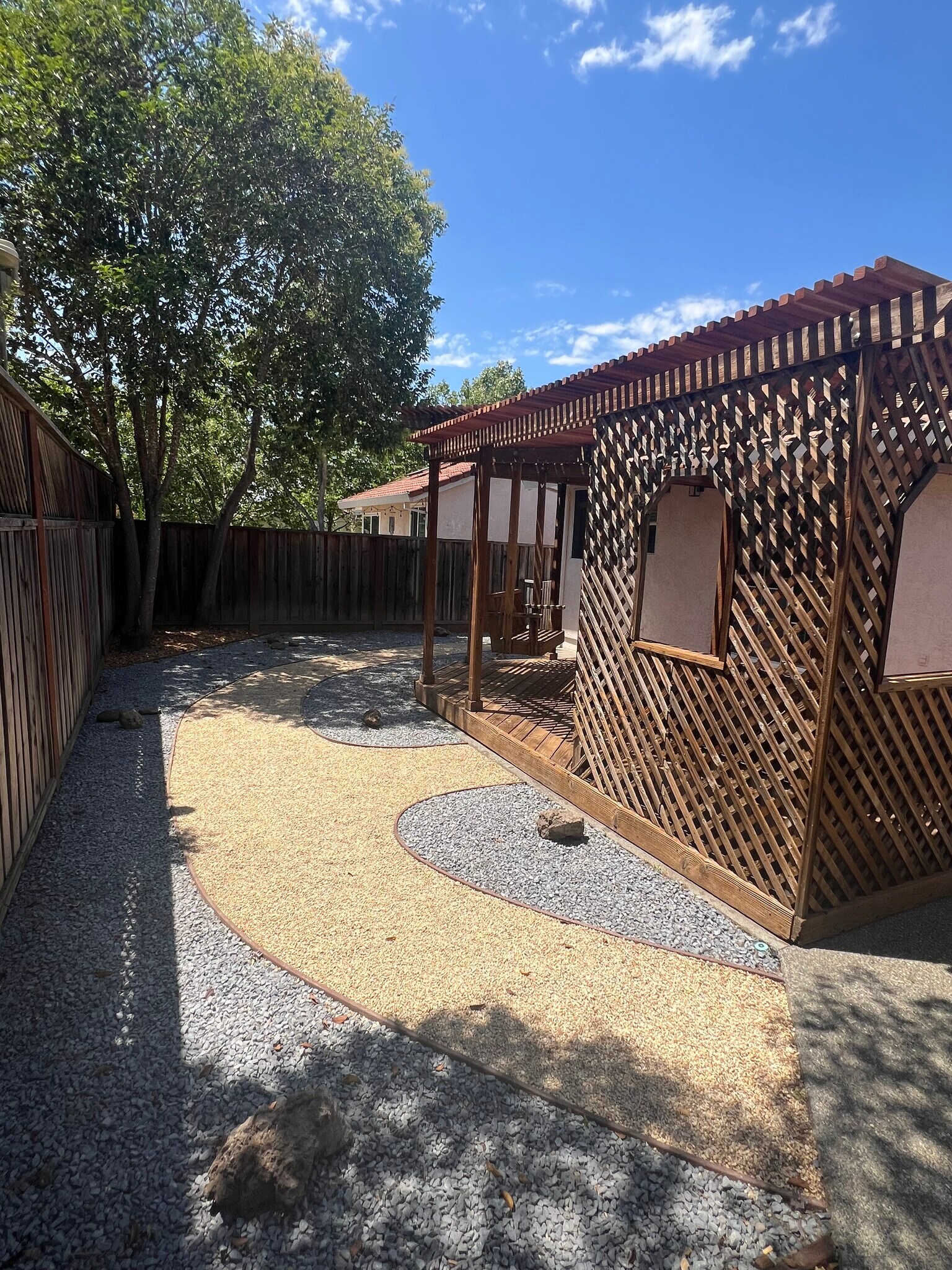 Building Photo - 206 Cayetano Dr