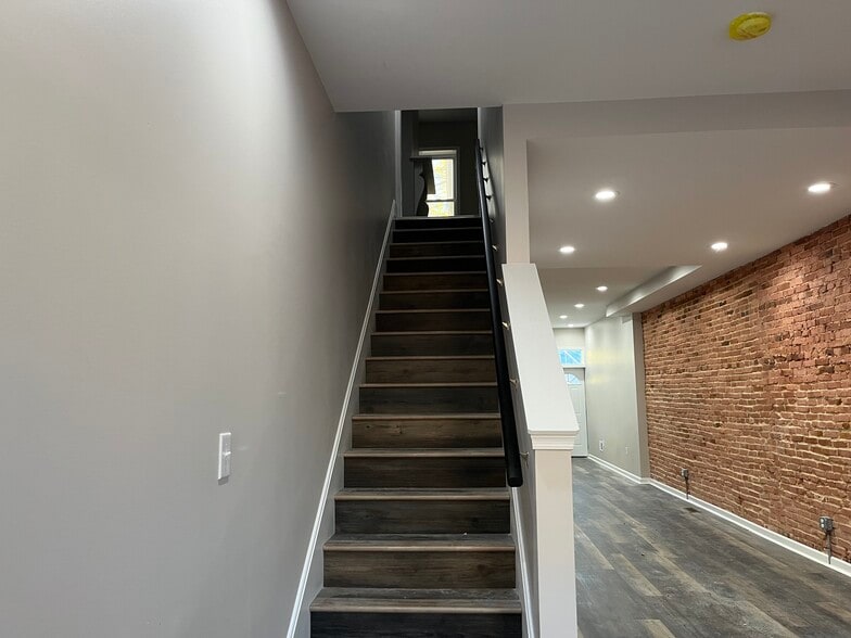 Building Photo - 1151 Myrtle Ave