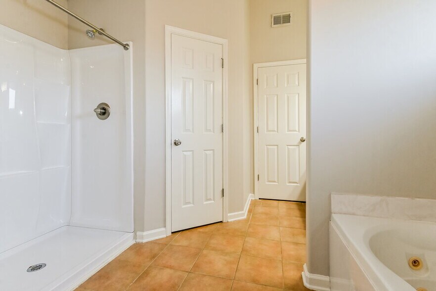 Building Photo - 157 Pebble Creek Cove E