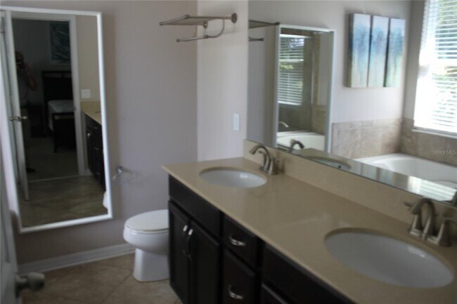 Building Photo - 14284 Desert Haven St