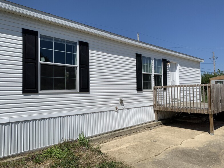 Building Photo - 10610 State Rte 762