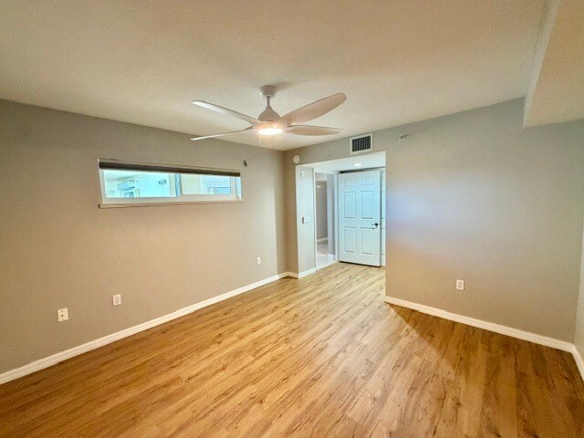 Building Photo - 7028 Sevilla Ct