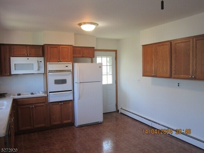 Building Photo - 138 Haverhill Ave