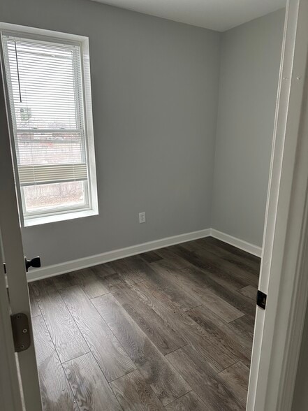 Bedroom 3 entry - 9215 S State St