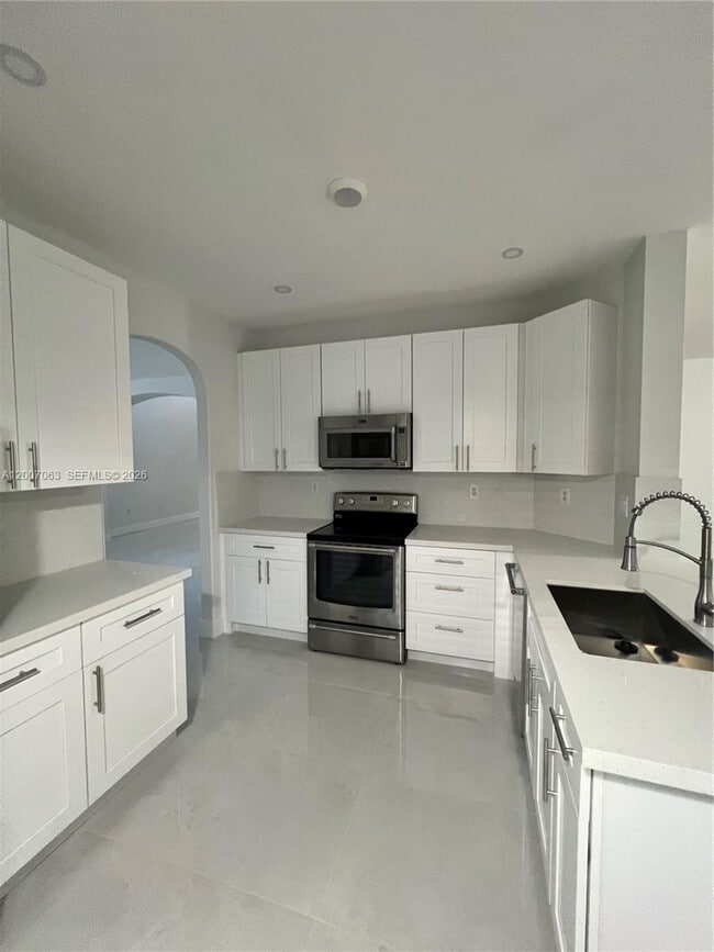 Building Photo - 16475 SW 84th Ln