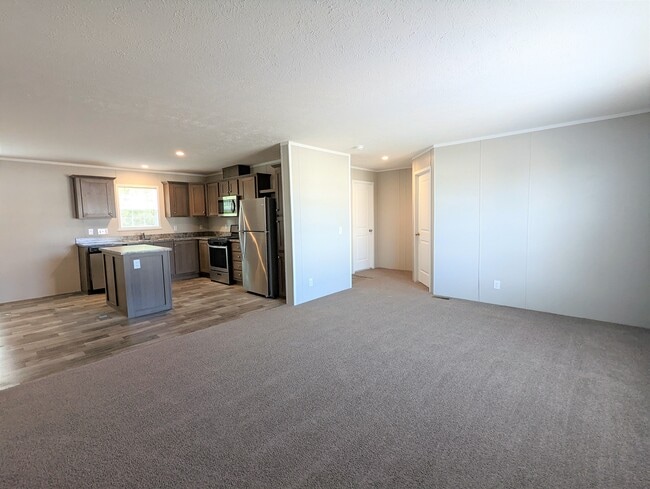 Building Photo - 647 Oregon St