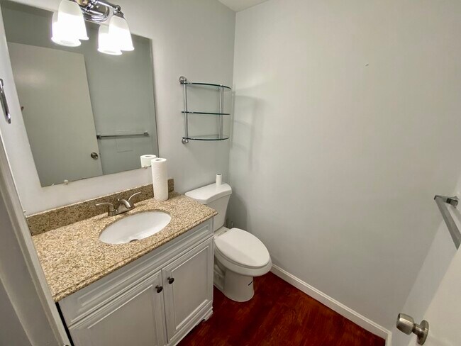 Building Photo - C3 Franklin Square