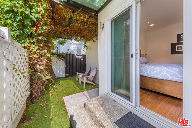 Building Photo - 7462 Waring Ave