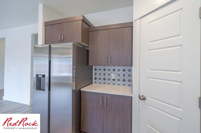 Building Photo - Comfort, Space & Style with a 3-Car Garage Small Dog Friendly!