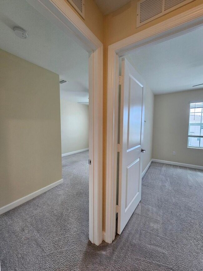 Building Photo - 6951 Harbours Edge Ave