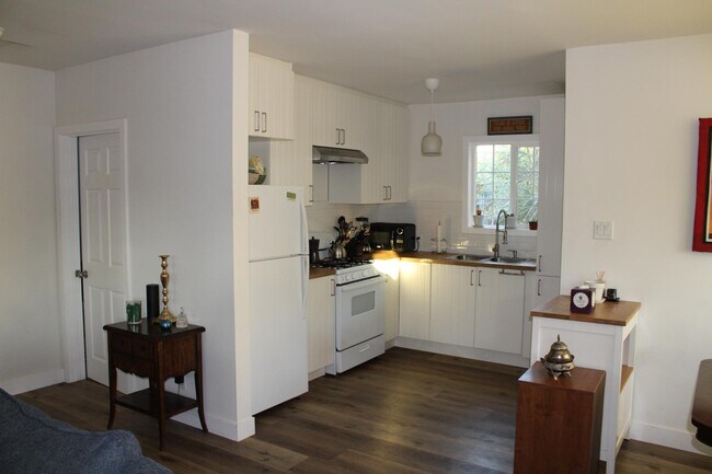 Building Photo - 2824 8th Ave