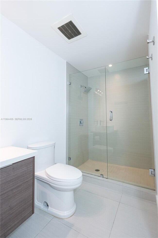 Building Photo - 1010 SW 2nd Ave