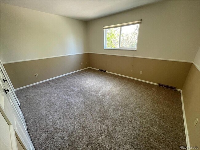 Building Photo - 6534 Zinnia St