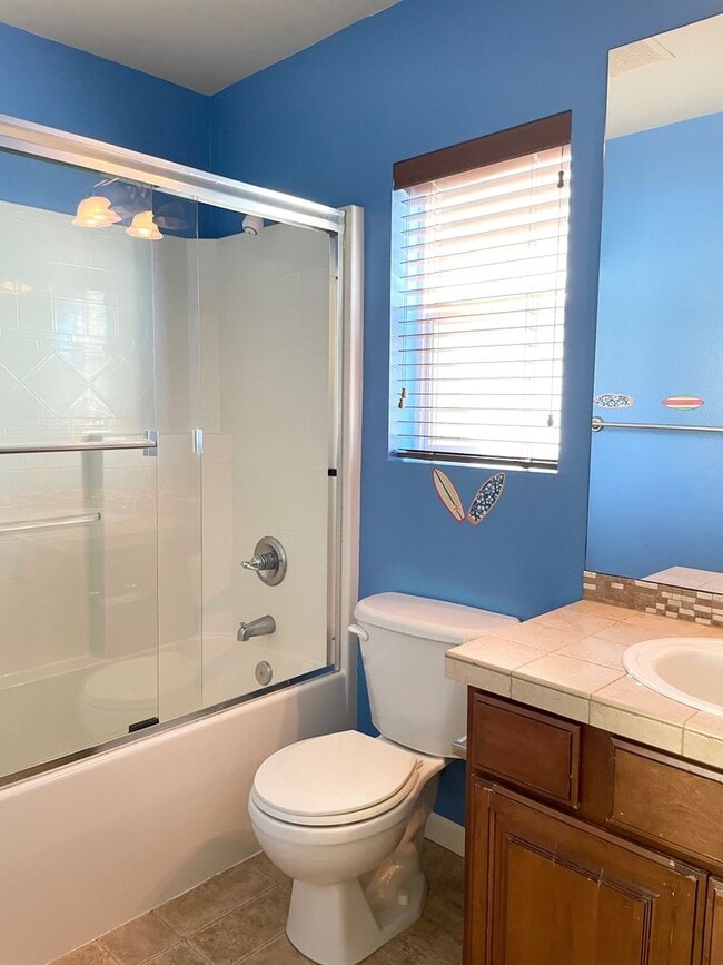 Building Photo - Beautiful 3 Bed 2.5 Bath Home in Redmond