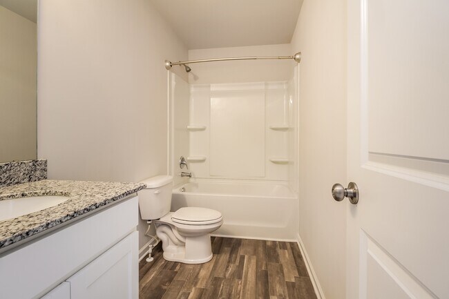 Building Photo - 950 Seay Rd