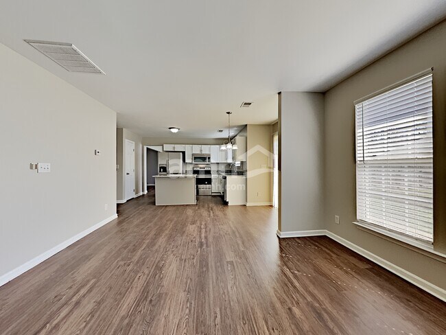 Building Photo - 113 Barrington Dr